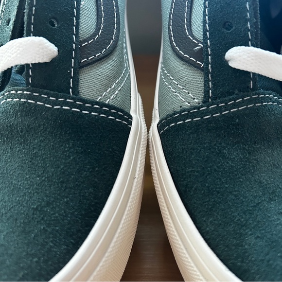 NIB Limited Edition Color Vans Old Skool - Picture 2 of 11